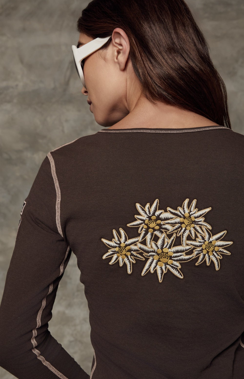 Alp N Rock Edelweiss Henley Shirt, dark brown longsleeve henley shirt for women with embroidered white flowers