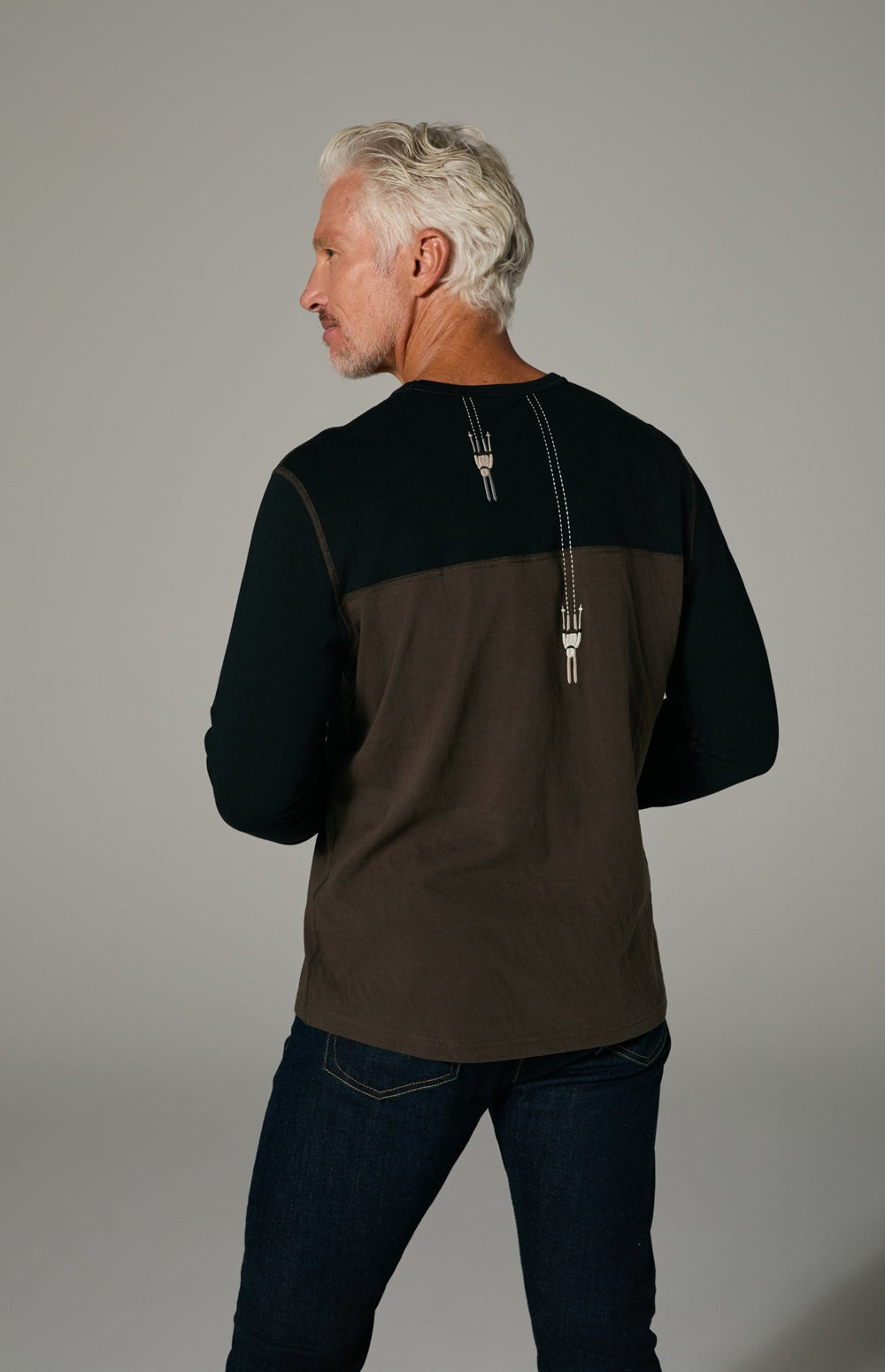 Alp N Rock Henry Crew, black and brown longsleeve crew neck for men with ski patch detail at chest