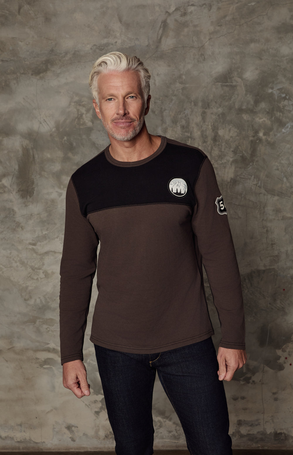 Alp N Rock Park City Crew, brown longlseeve shirt for men with black chest fabric and mountain patch