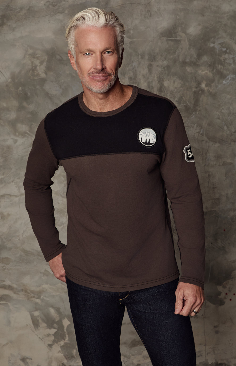 Alp N Rock Park City Crew, brown longlseeve shirt for men with black chest fabric and mountain patch