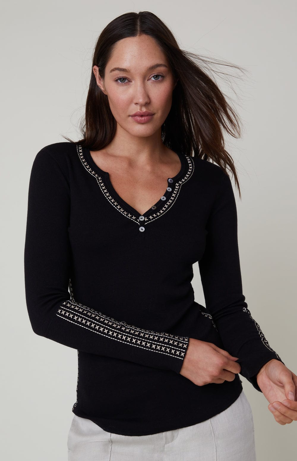 Lyla Henley Top | Black