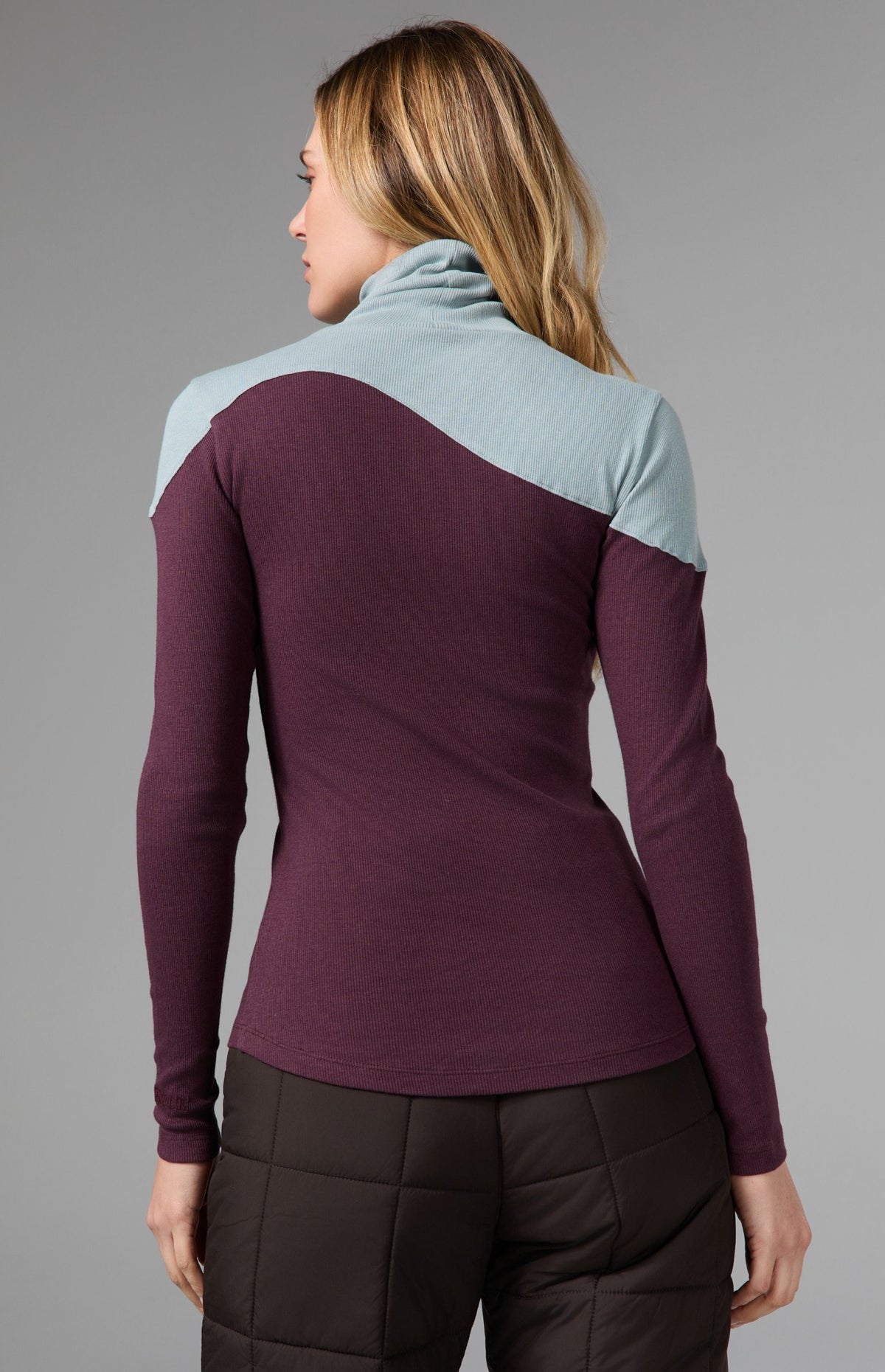 Meghan Turtleneck, Cabernet | Alp N Rock Alp N Rock Womens Shirt Meghan Turtleneck | Cabernet