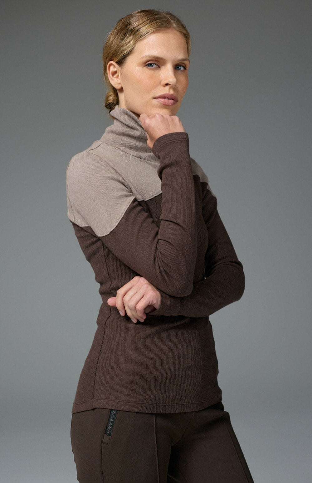 Alp N Rock Meghan Turtleneck, women's dark brown longsleeve turtleneck with taupe colorblocking