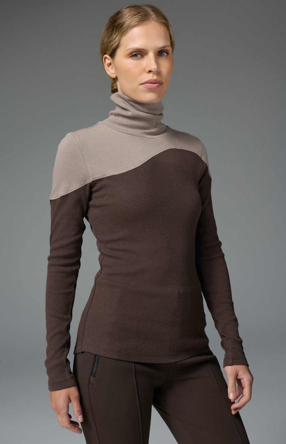 Alp N Rock Meghan Turtleneck, women's dark brown longsleeve turtleneck with taupe colorblocking