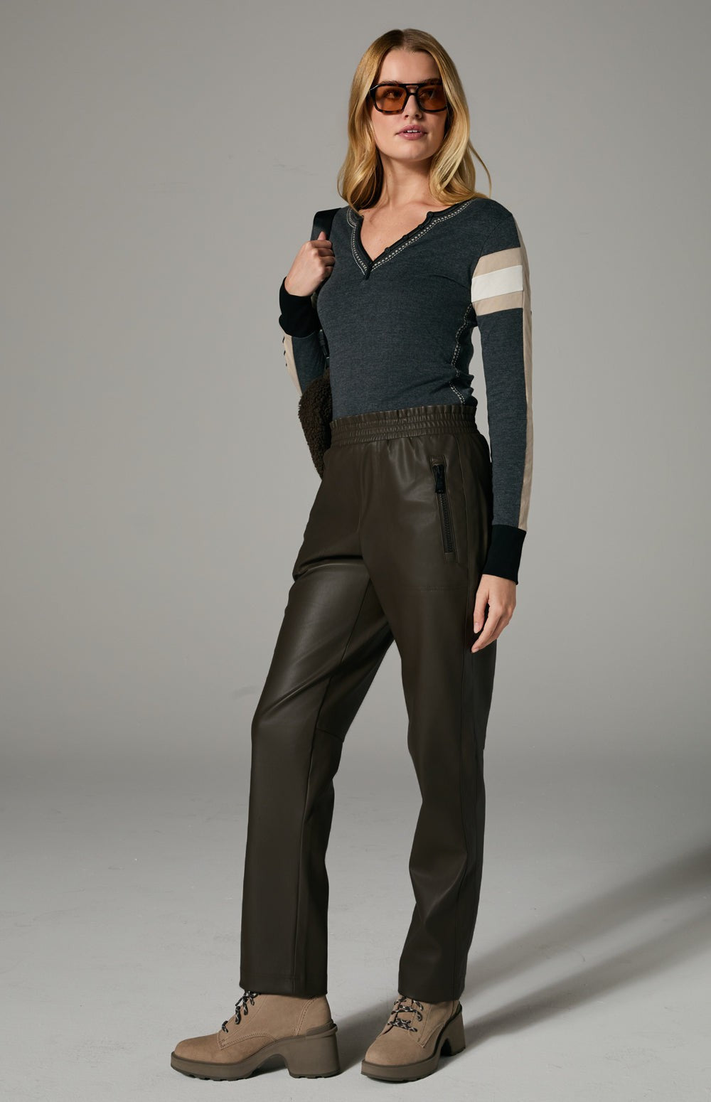 Alp N Rock Melanie Henley Shirt, heather black longsleeve henley shirt for women with crest patch on the back