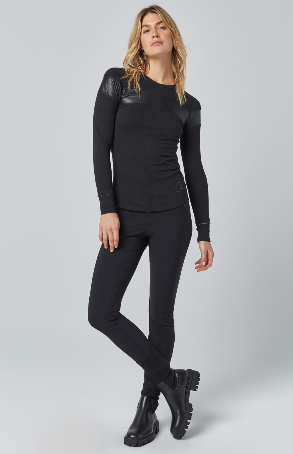 ANR Womens Crew Shirt Apres ANR Crew | Black