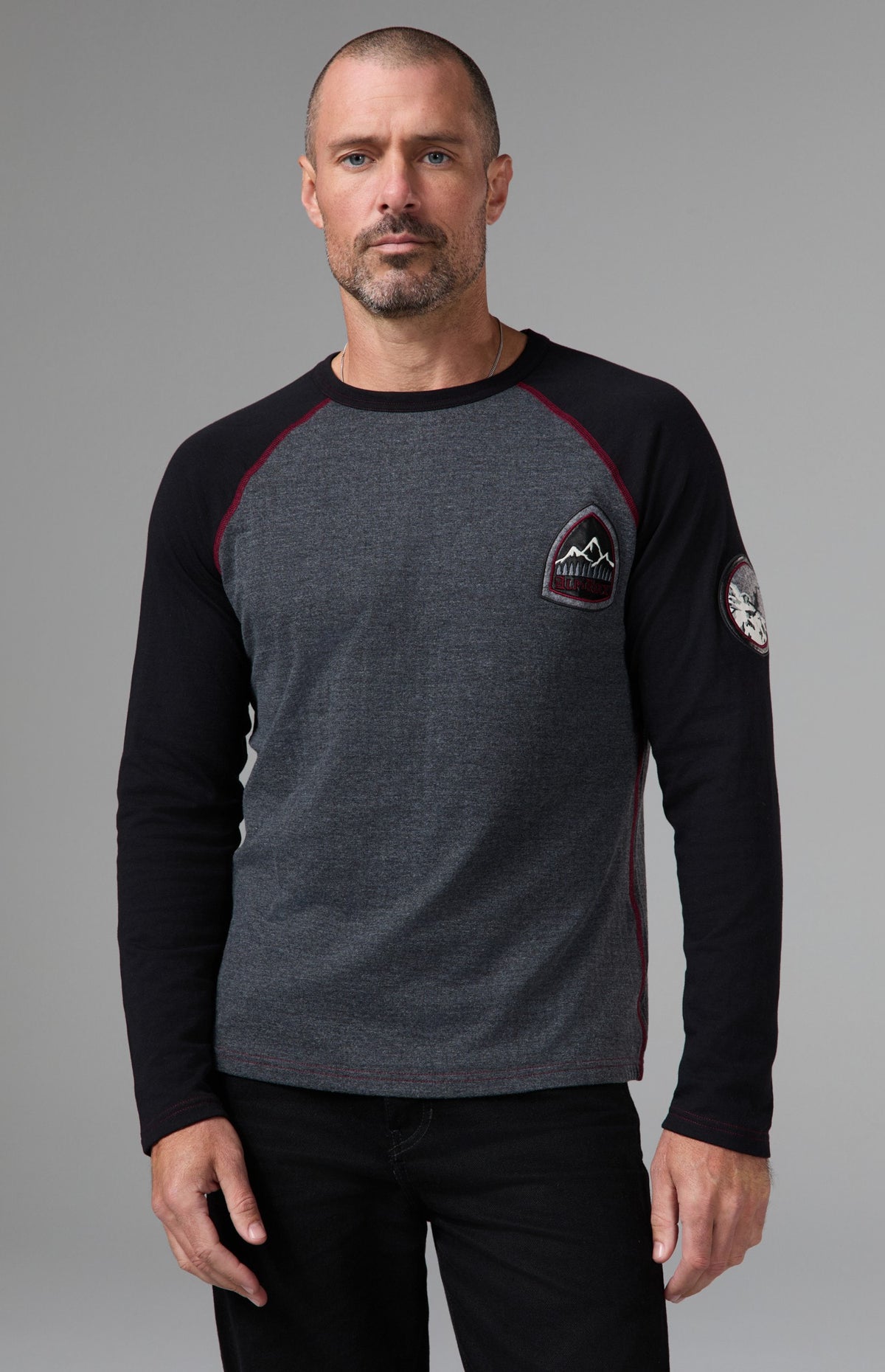 Alp N Rock Powder Men's Crew, dark grey men's longsleeve ski sweater with black sleeves and patches