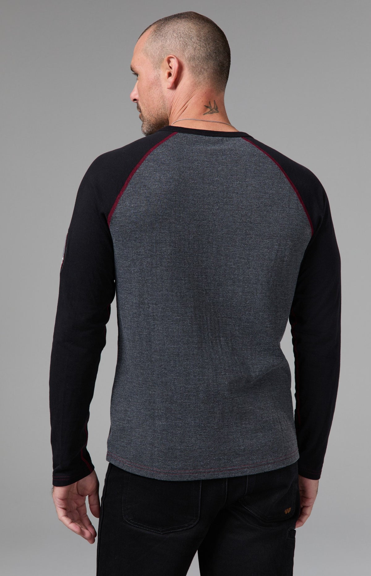Alp N Rock Powder Men's Crew, dark grey men's longsleeve ski sweater with black sleeves and patches