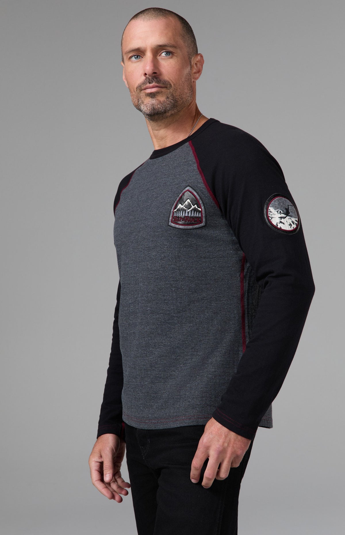 Alp N Rock Powder Men's Crew, dark grey men's longsleeve ski sweater with black sleeves and patches