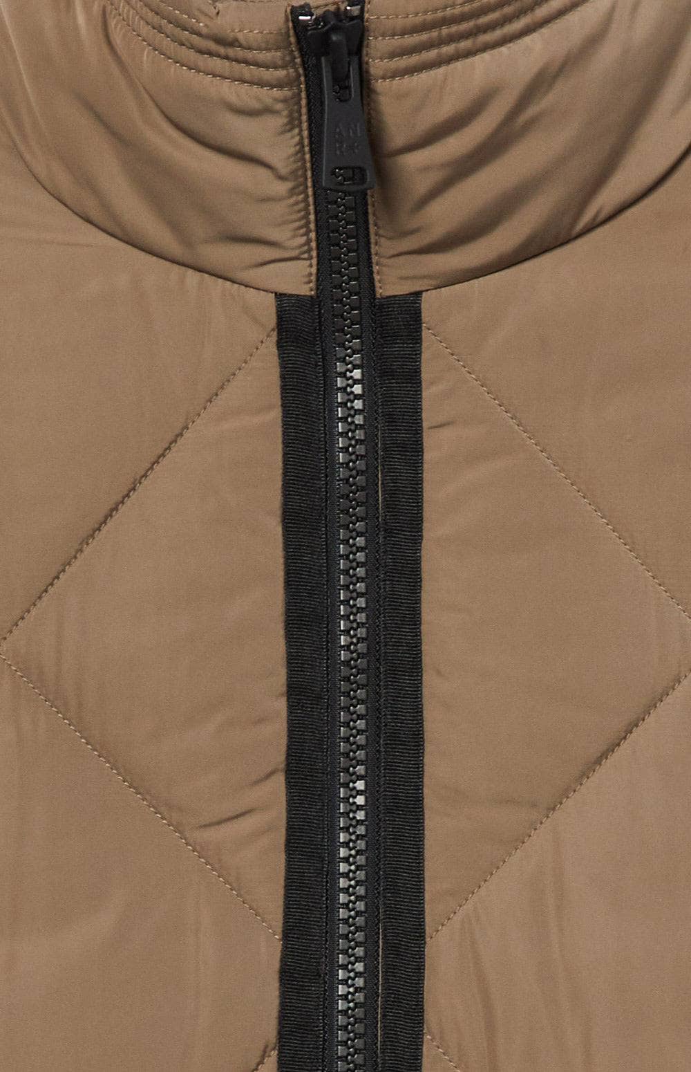 La Vitesse li Cropped Vest by Alp N Rock, Women's Beige Quilted Vest With Black Zipper and Light Padding