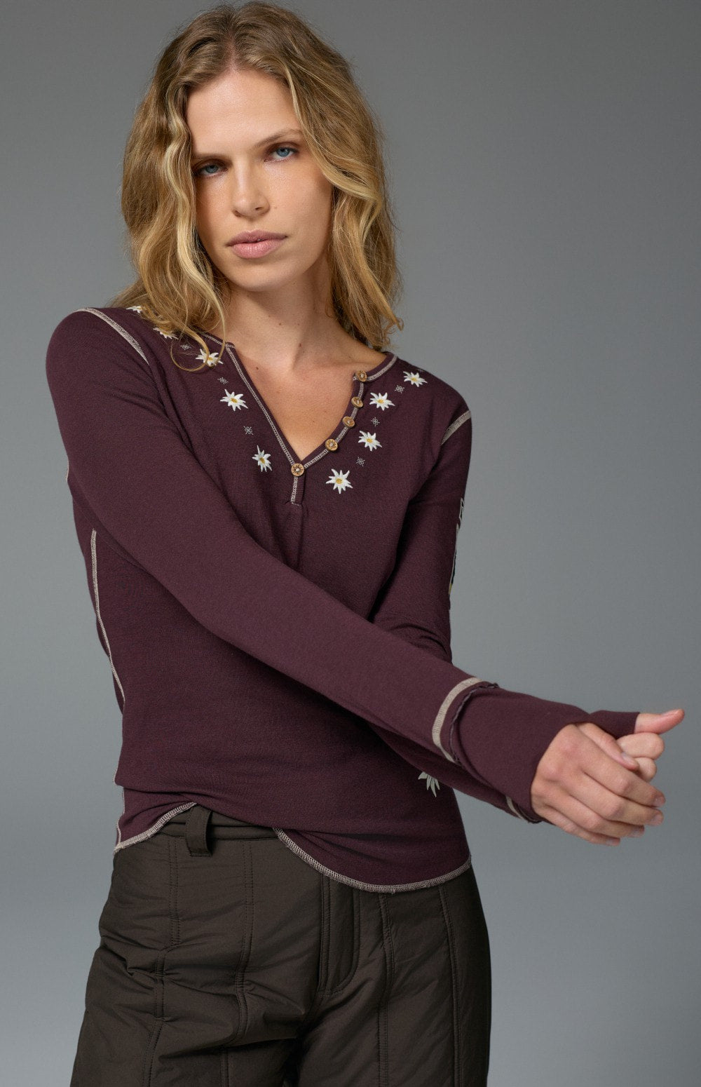 Alp N Rock Edelweiss Henley Shirt, dark red longsleeve henley shirt for women with embroidered white flowers