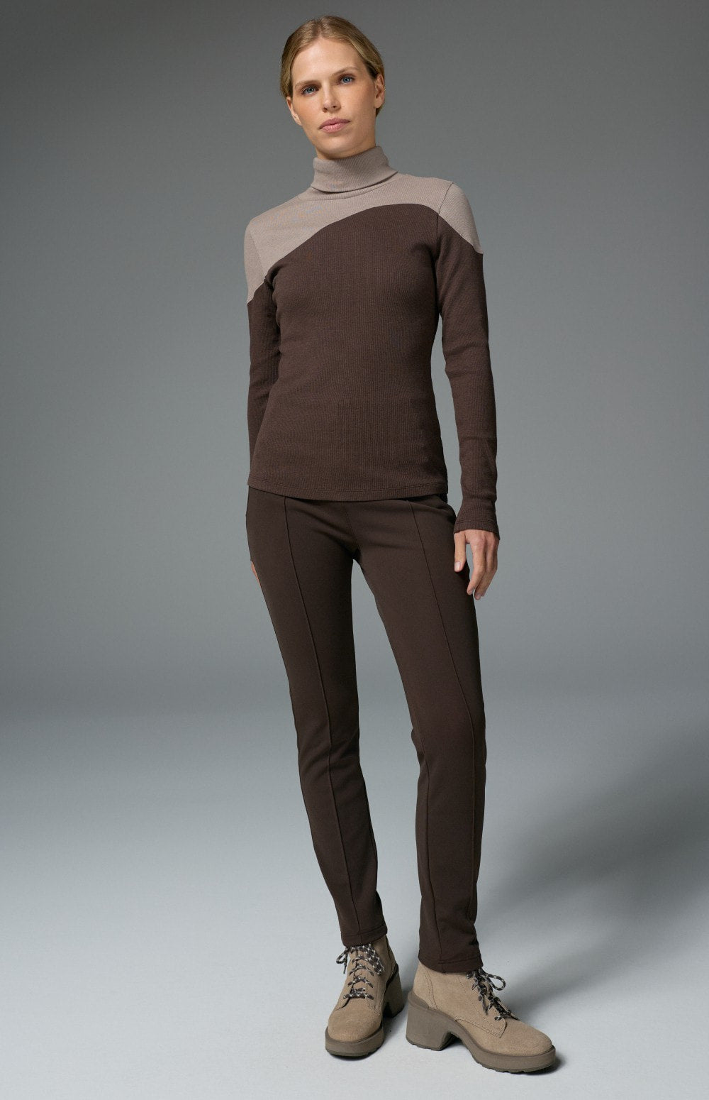 Alp N Rock Meghan Turtleneck, women's dark brown longsleeve turtleneck with taupe colorblocking