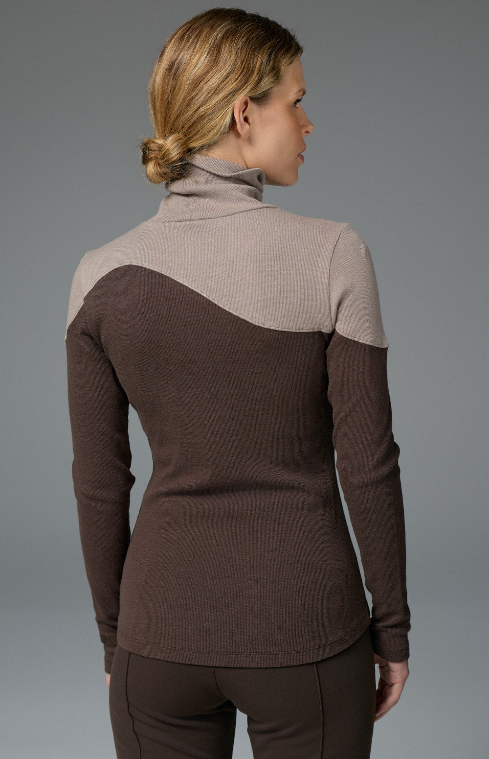 Alp N Rock Meghan Turtleneck, women's dark brown longsleeve turtleneck with taupe colorblocking