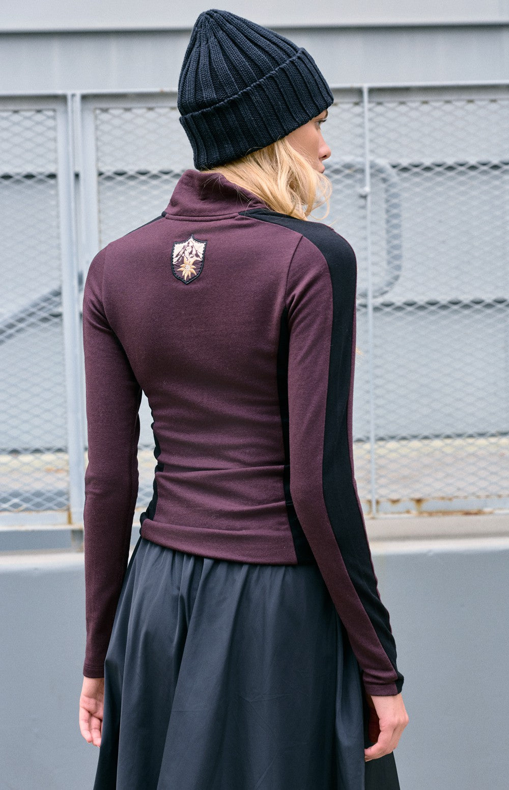 Alp N Rock Tanvi Longsleeve Mock Neck, dark red half-zip longsleeve layer with black colorblocking for women